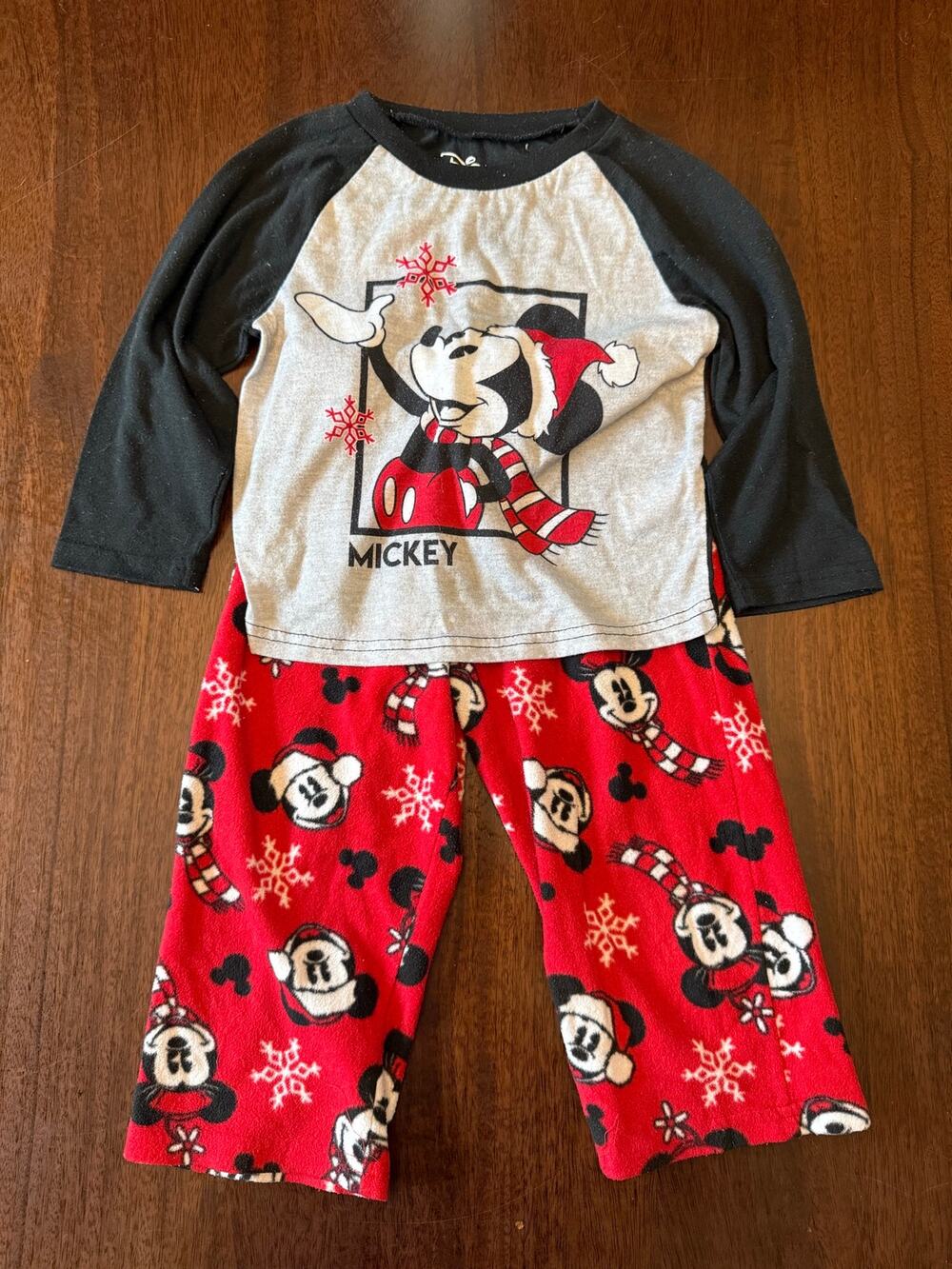 Disney Mickey Mouse Christmas Pajama Set Size 3T